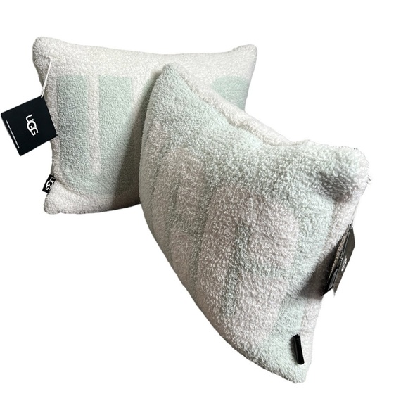 UGG Poppy Logo Pillow Set Of 2 - Picture 6 of 9